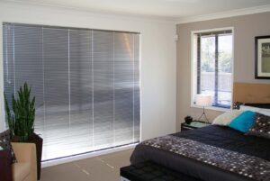 Range-VenetianBlinds-3